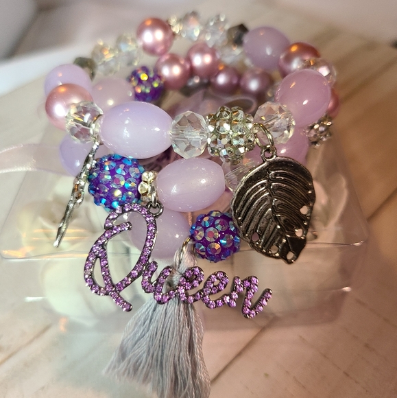 🤚SOLD Handmade Lilac Bracelet Glass Beads - Picture 6 of 13